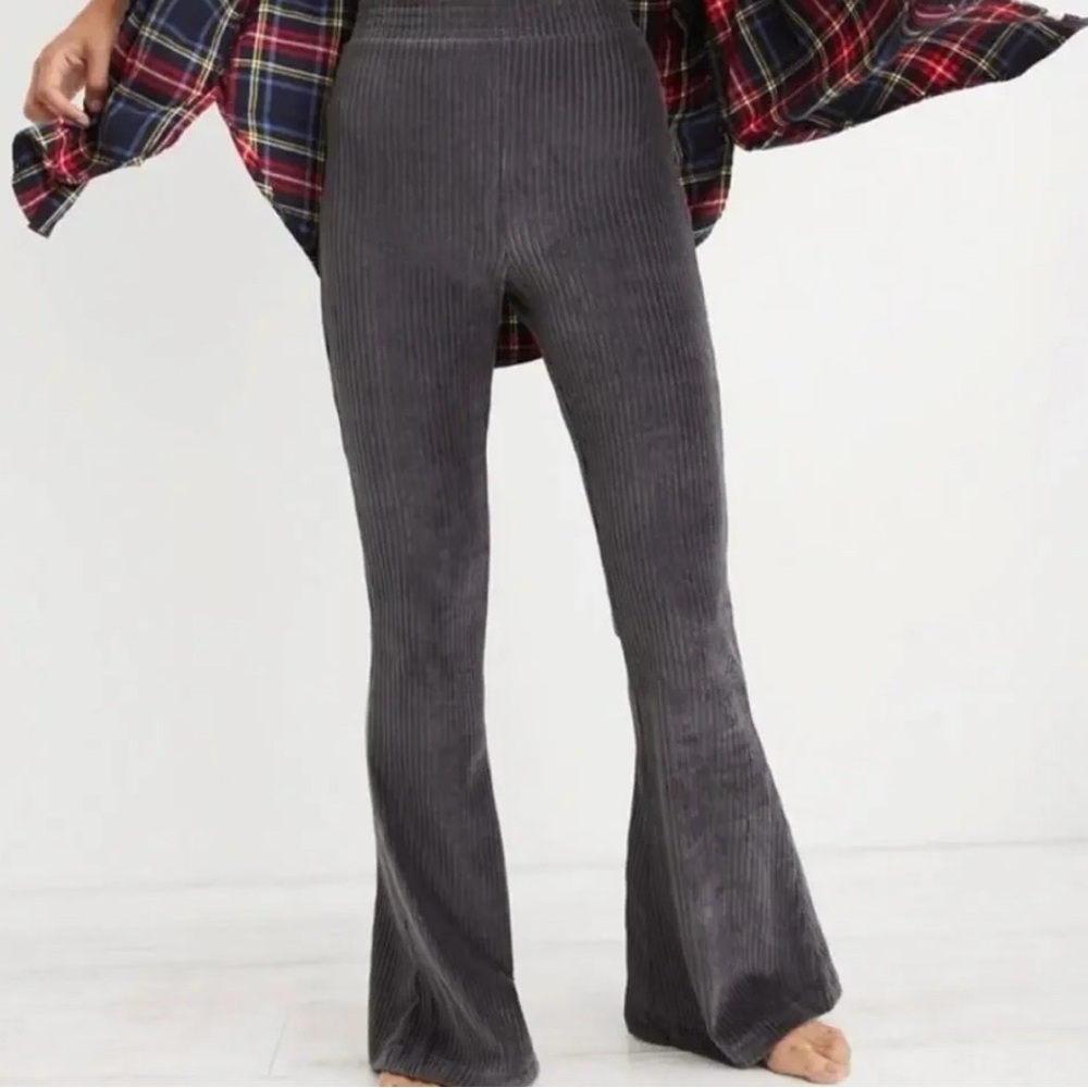Aerie Ribbed Velvet Pull On Flare Leggings
